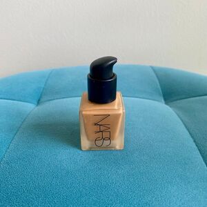 NARS ALL DAY LUMINOUS WEIGHTLESS FOUNDATION in CADIZ Medium-dark 3 Mini size Rar